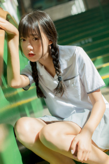 女人带毛的真人图片